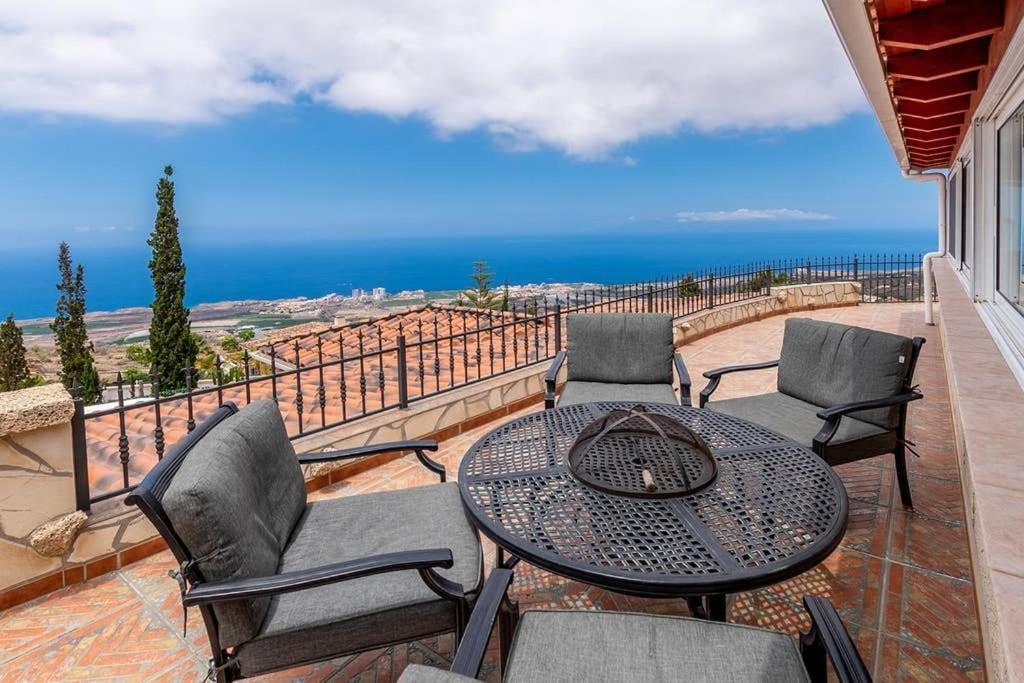 Villa Carlitos Vistas Al Mar Y A La Montana Costa Adeje  Exterior photo