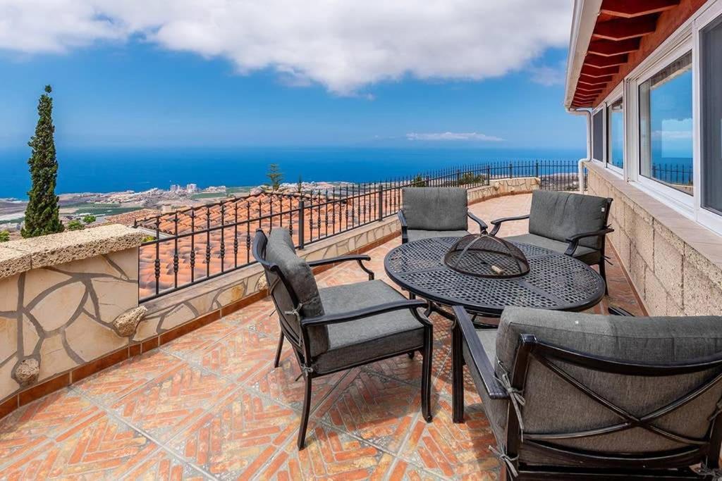 Villa Carlitos Vistas Al Mar Y A La Montana Costa Adeje  Exterior photo
